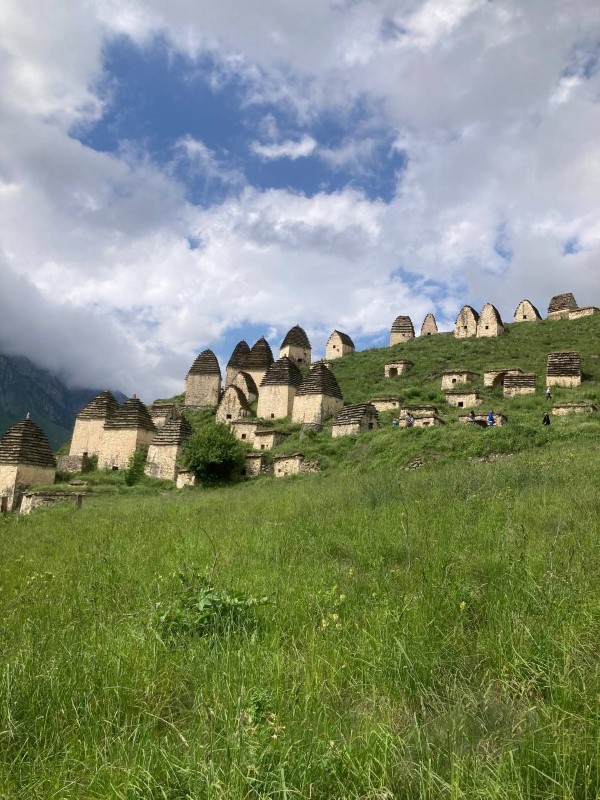 Склеп в селе Даргавск (Республика Северная Осетия-Алания)