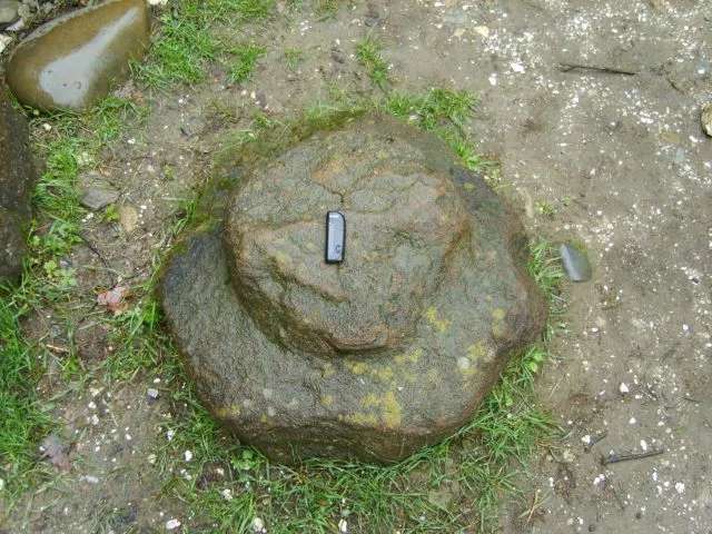 Каменная пробка от дольмена из Кожжохской группы.