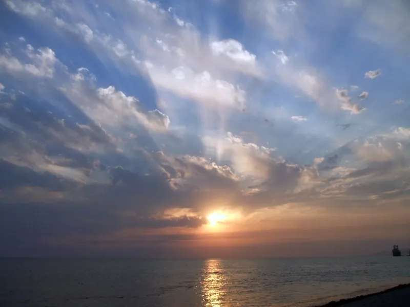 Закат на Чёрном море в районе бухты Инал