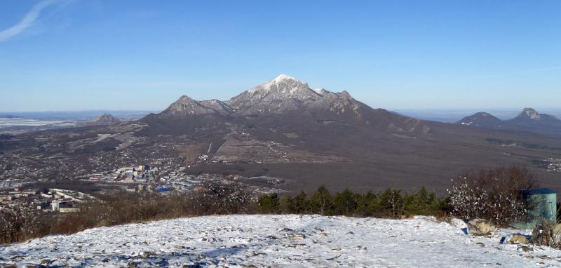 Вид с горы Машук на гору Бештау