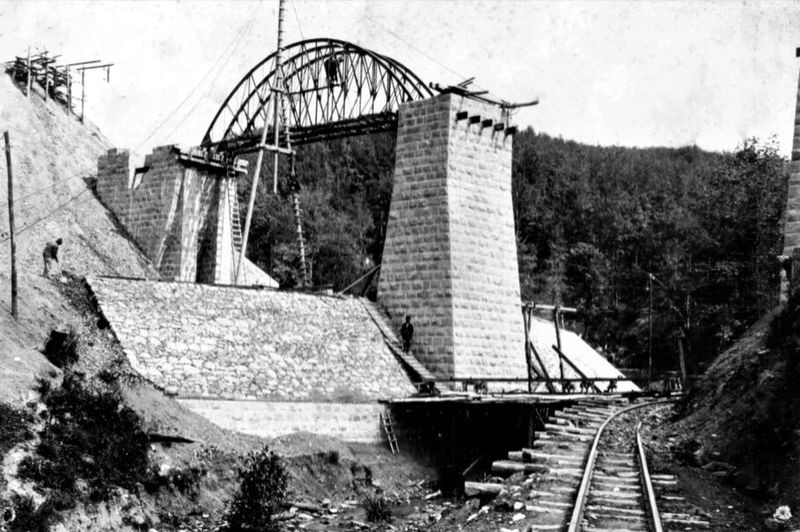 Строительство моста для АТЖД через ручей Елик (Индюшка) Строительство моста для АТЖД через ручей Елик (Индюшка)