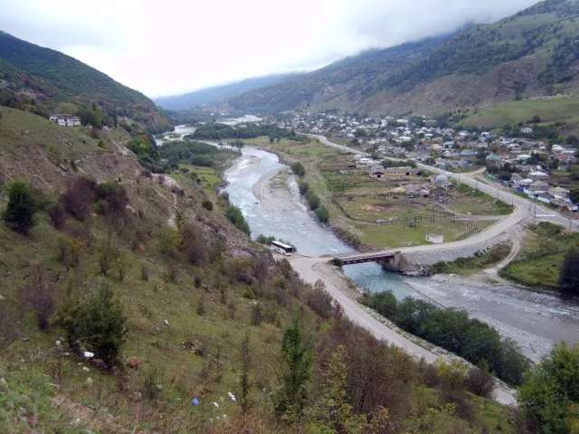 Река Теберда в нижнем течении, левый приток реки Кубань, расположен за пределами Краснодарского края