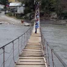 Висячий мост через реку Мзымта в село Ахштарь