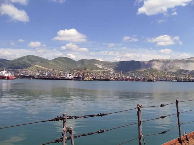 Вид на порт Новороссийск