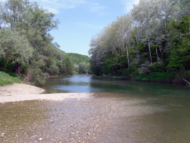 Река Псекупс в месте слияния с левым притоком рекой Кавярзе
