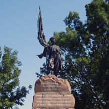 Памятник казакам черноморцам в станице Тамань на берегу Таманского залива